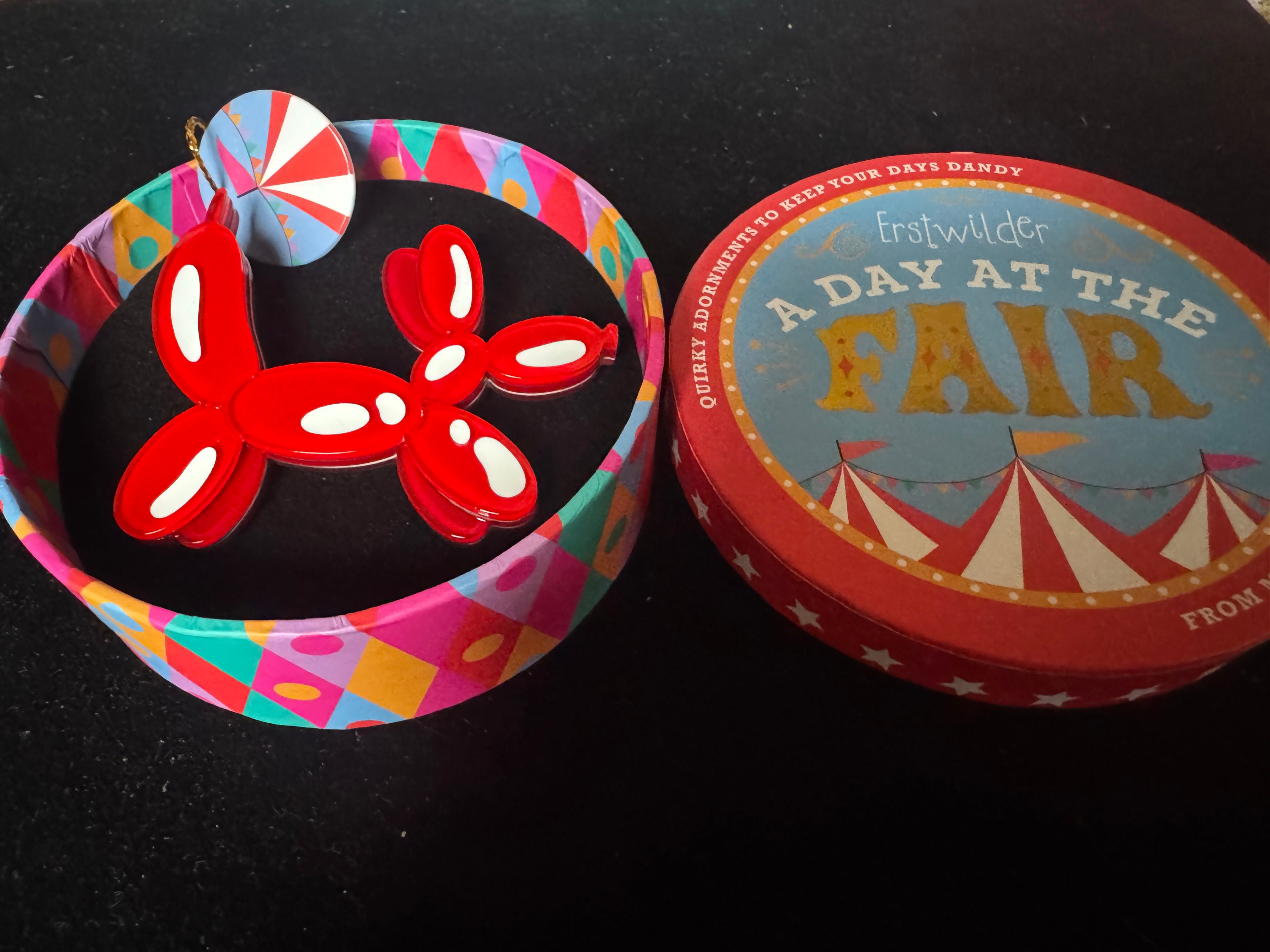 ERSTWILDER A DAY AT THE FAIR BALLOON BEST FRIEND - Resin Brooch